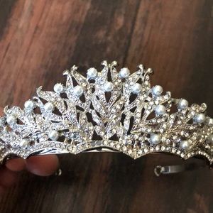 Vera Wang Tiara